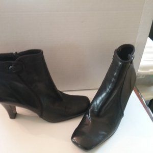 Liz Claiborne Flex Black Boots